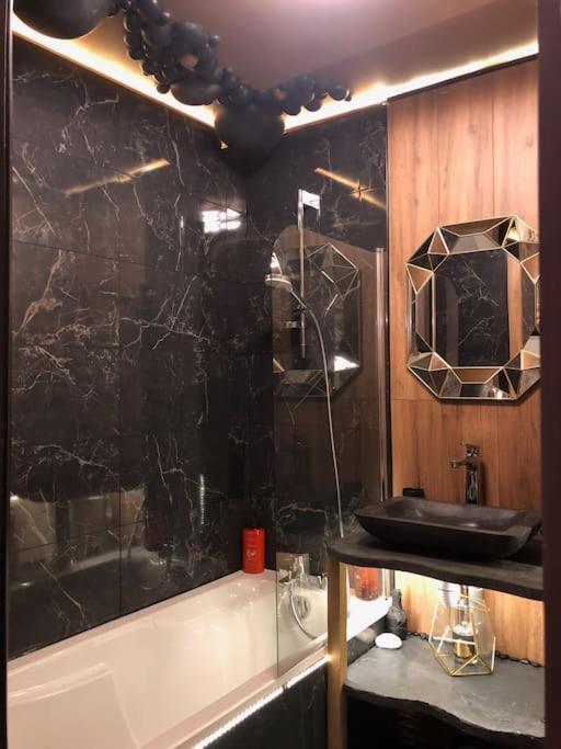Apartment Le Tulum, T2, Hyper-centre, Place Aux Herbes